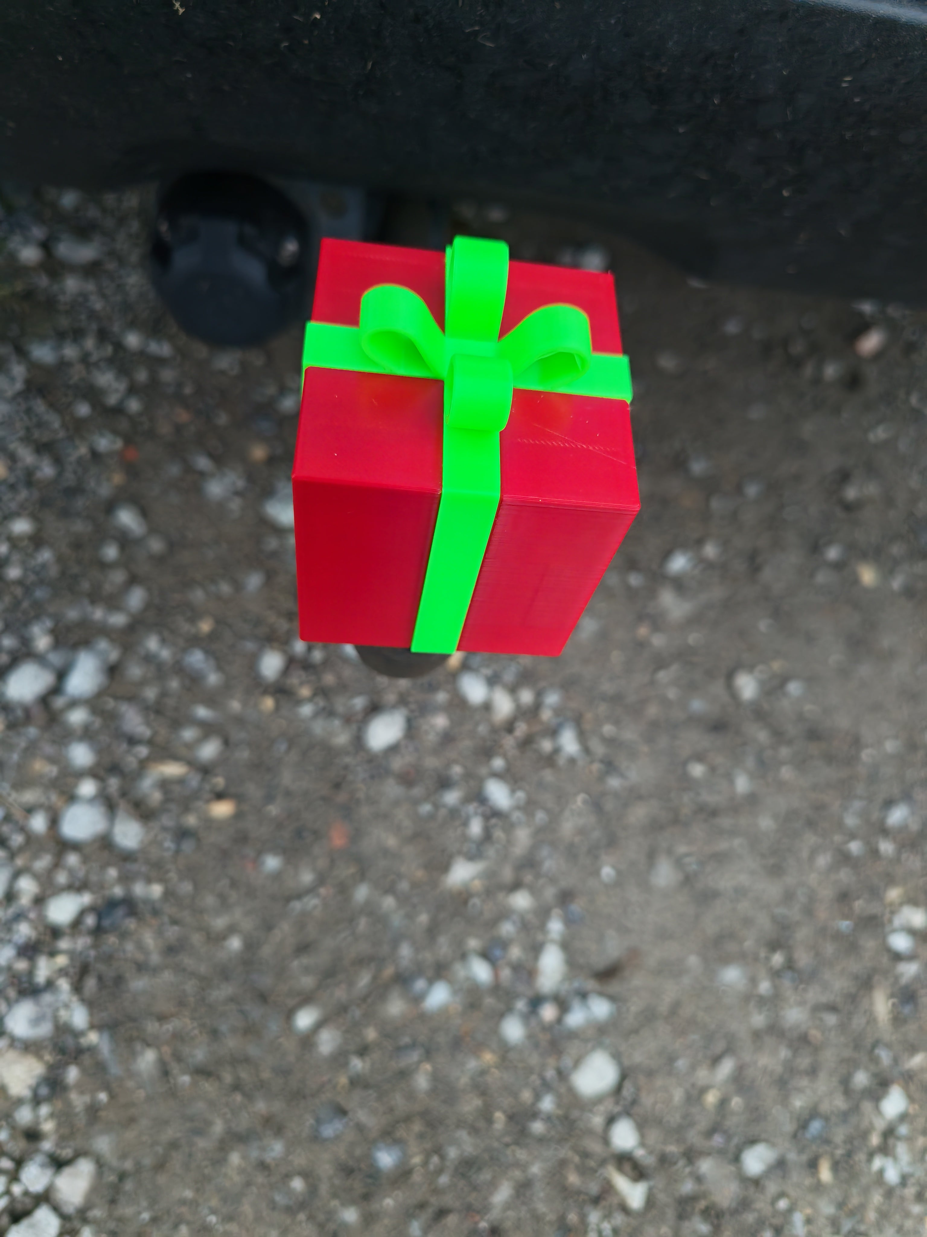 Cache-Attelage “Cadeau de Noël” – Accessoire Festif pour Voiture – Impression 3D Haute Qualité